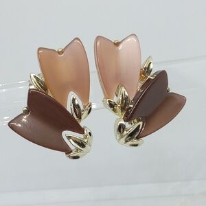 * vintage Lisner brown champagne thermoset gold tone clip on earrings